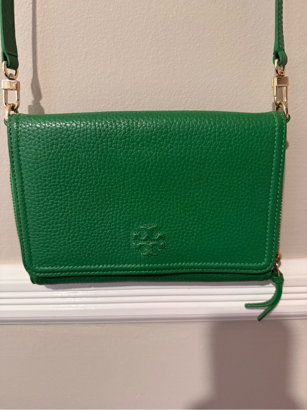 NWOT Tory Burch Emerald Green Pebbled Leather Crossbody